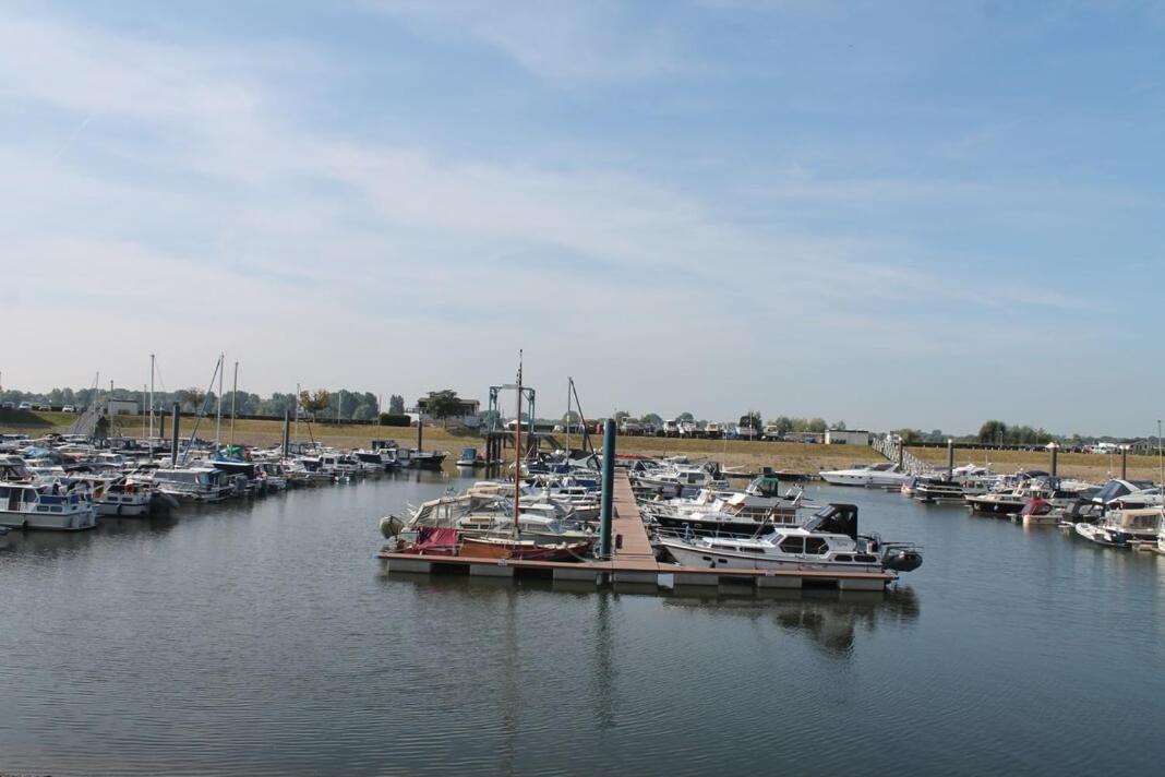 Luxe Chalet Direct Aan Het Water Met Strand Lith Екстер'єр фото