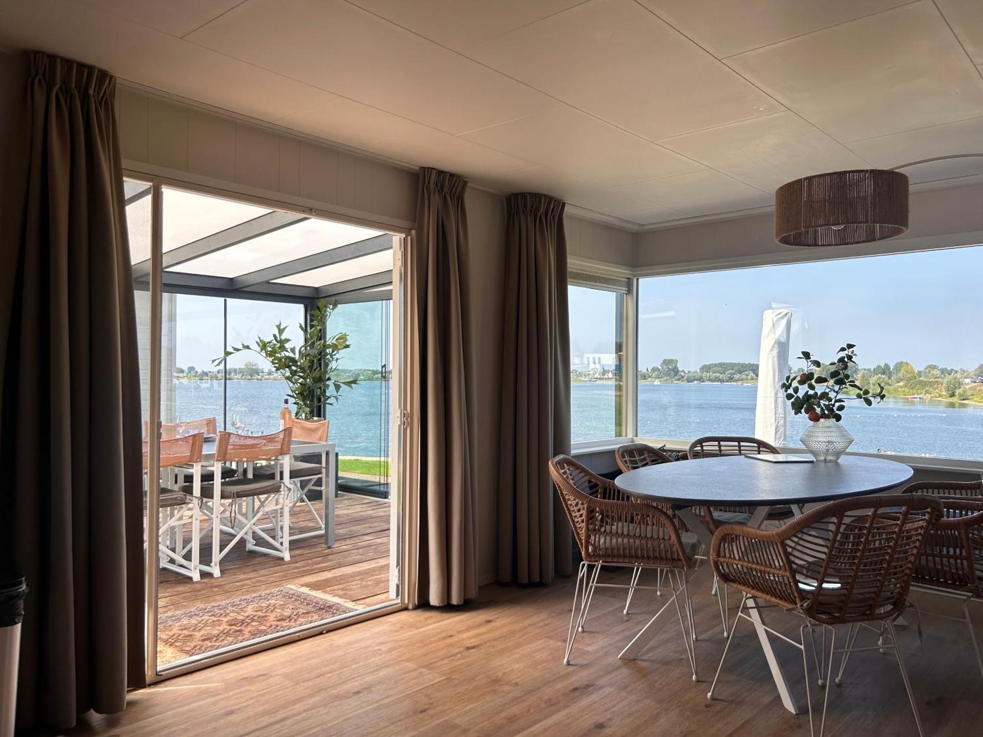 Luxe Chalet Direct Aan Het Water Met Strand Lith Екстер'єр фото